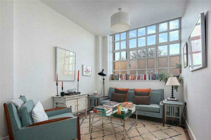 1 Bedroom Flat To Rent In Furrow Lane, Hackney, London, E9