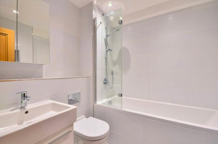 2 Bedroom Flat To Rent In Regent On The River, Sands End, London, SW6