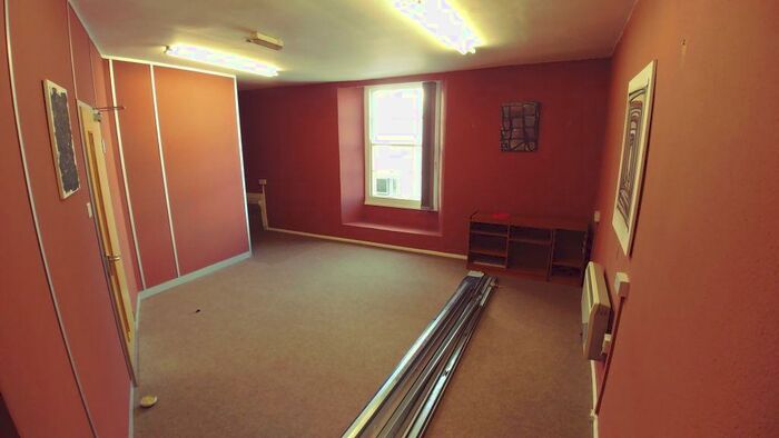 Flat To Rent In High Street Haverfordwest, SA61