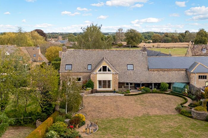 5 Bedroom Barn Conversion For Sale In Driffield, Cirencester, Gloucestershire, GL7