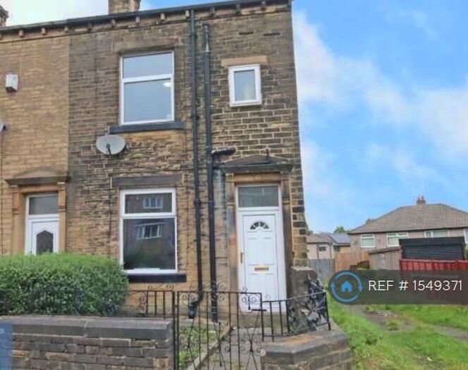 3 Bedroom End Of Terrace House To Rent In Bartle Lane, Bradford, BD7