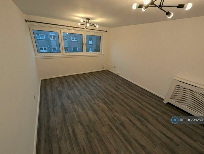 3 Bedroom Flat To Rent In Glenacre Road, Cumbernauld, G67