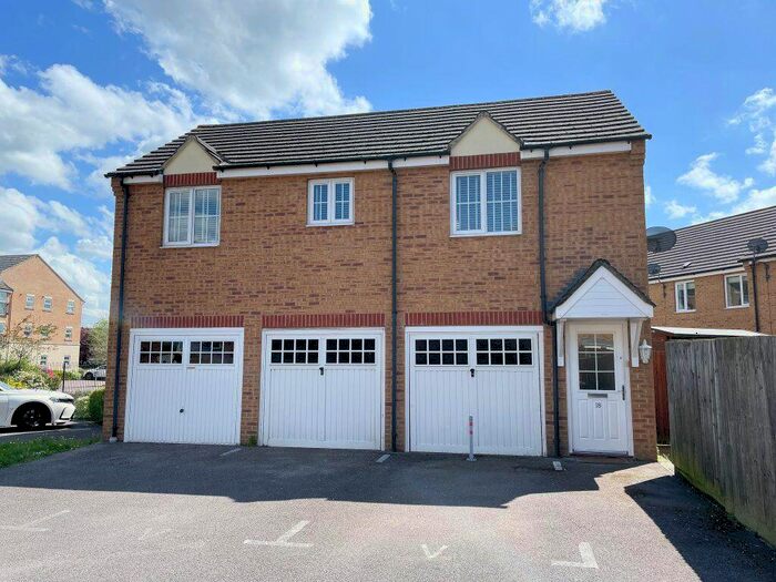2 Bedroom Maisonette To Rent In Reeve Close, Leighton Buzzard, LU7