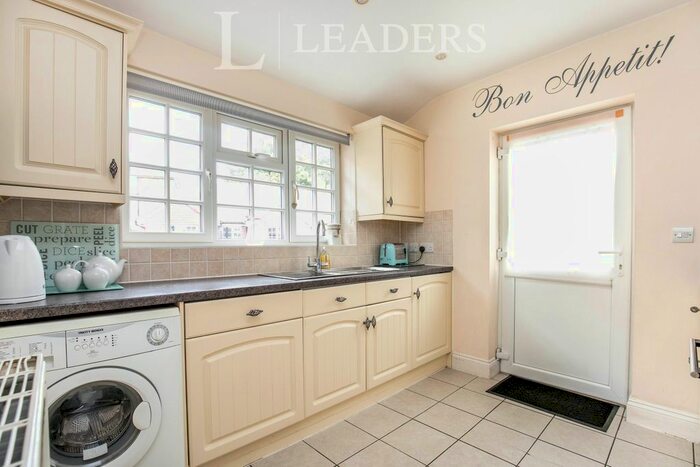 2 Bedroom End Of Terrace House To Rent In Wish Hill, Eastbourne, BN20