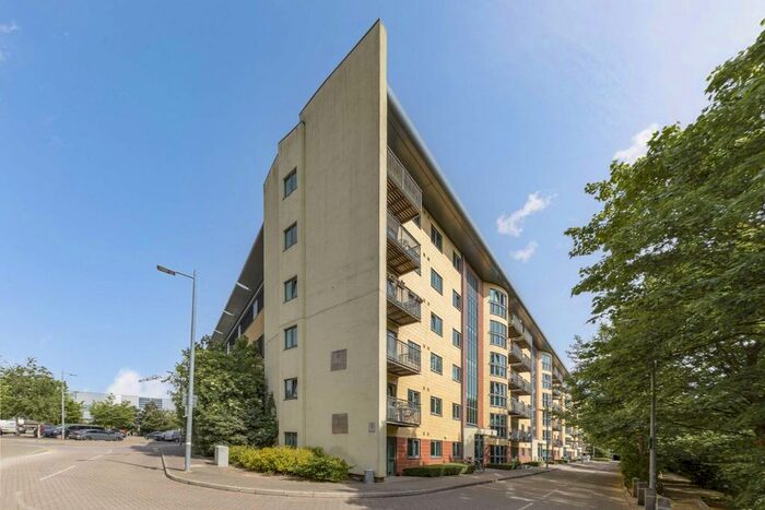 3 Bedroom Flat To Rent In Chapter Way, Colliers Wood, London, SW19