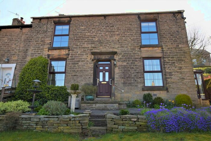 4 Bedroom End Of Terrace House To Rent In Old Road, Whaley Bridge, High Peak, SK23