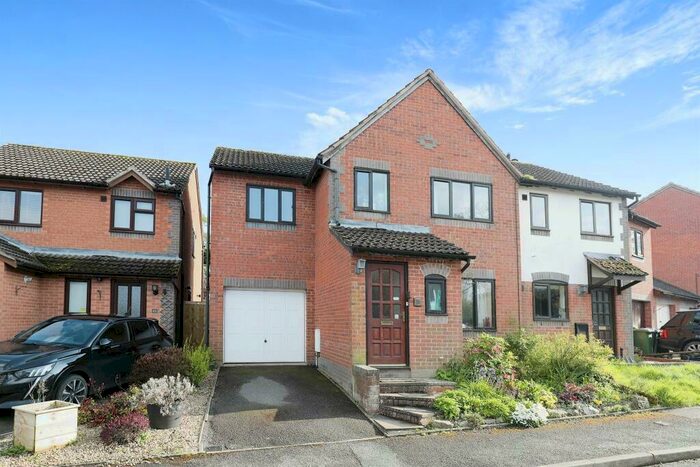 4 Bedroom Semi-Detached House For Sale In Hillside Croft, Napton, Southam, CV47