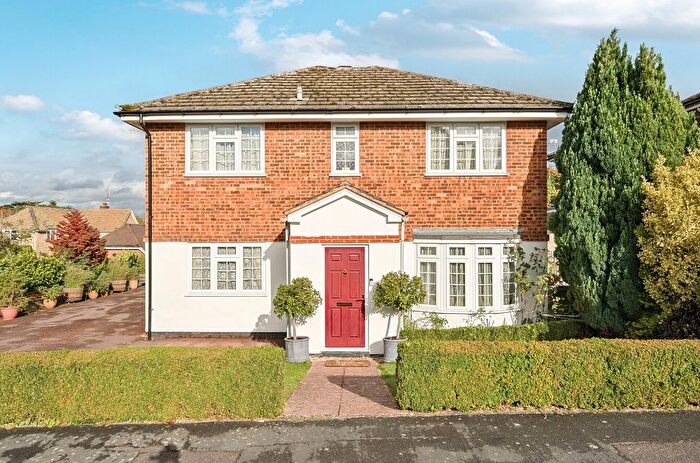 4 Bedroom Detached House For Sale In Guildford, Surrey, GU1