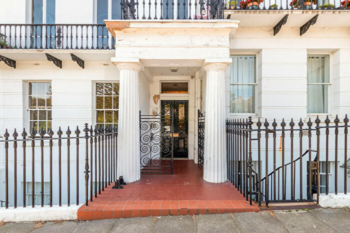 1 Bedroom Apartment To Rent In Sussex Square, Brighton, BN2