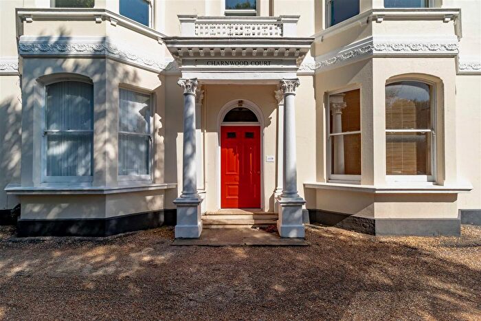 1 Bedroom Flat For Sale In Farncombe Road, Worthing, BN11