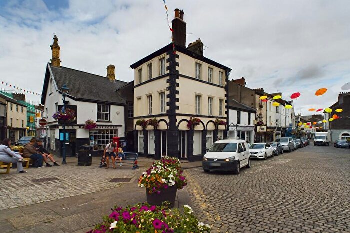 1 Bedroom Flat To Rent In Market Place, Ulverston, LA12
