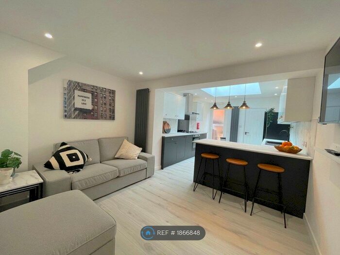 5 Bedroom Terraced House To Rent In Irving Road, Coventry, CV1