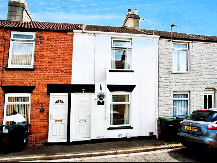 2 Bedroom Property To Rent In Alexandra Street, Gosport, PO12