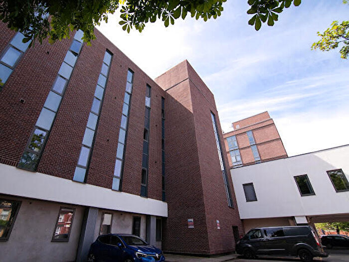 2 Bedroom Flat To Rent In Crosby Road North, Liverpool, Merseyside, L22