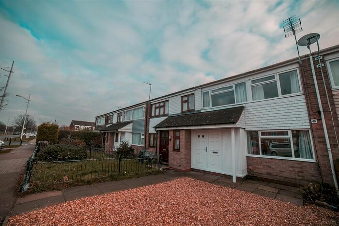 4 Bedroom Terraced House For Sale In Tangmere Drive, Birmingham, B35