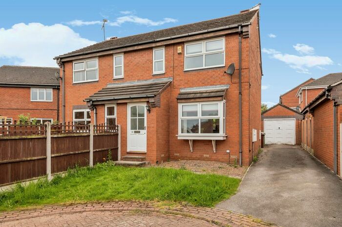 3 Bedroom Semi-Detached House To Rent In Hopefield Gardens, Rothwell, Leeds, West Yorkshire, LS26