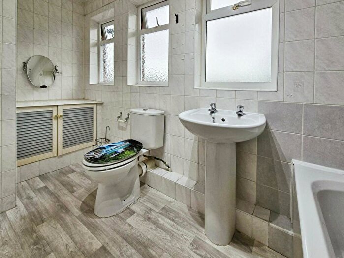 3 Bedroom Terraced House For Sale In Westenra Avenue, Ellesmere Port, Cheshire, CH65