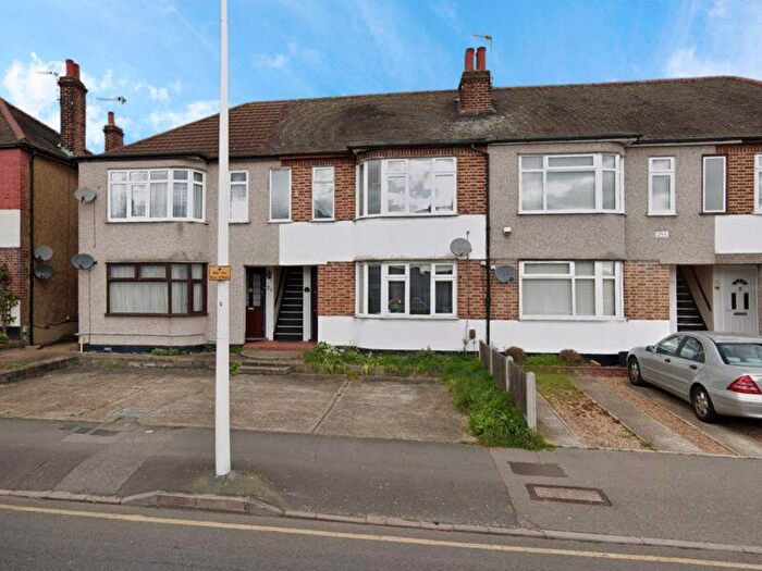 2 Bedroom Property To Rent In Squirrels Heath Lane, Romford, RM2