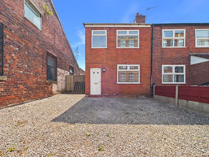 3 Bedroom End Terrace House For Sale In Park Road, Dukinfield, Greater Manchester, SK16