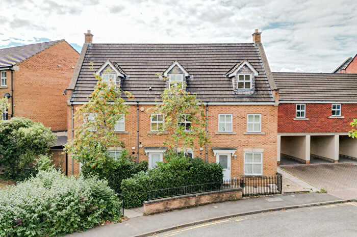 3 Bedroom Town House For Sale In Wright Way, Stoke Park, Bristol, BS16