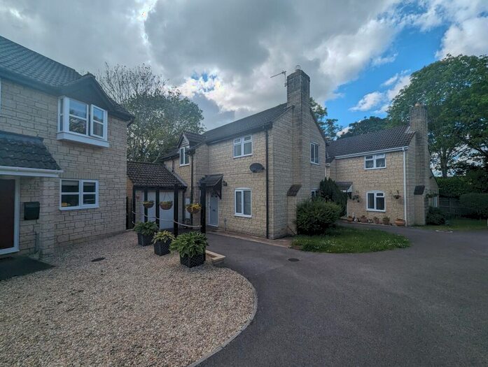 3 Bedroom Detached House To Rent In Tower Close, Trowbridge, BA14