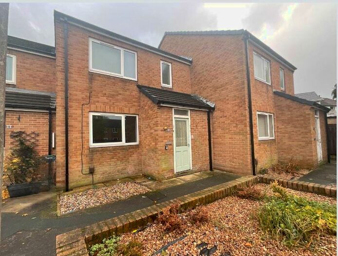 1 Bedroom Flat To Rent In *Over 's* Shelley Grove, Bradford, West Yorkshire, BD8