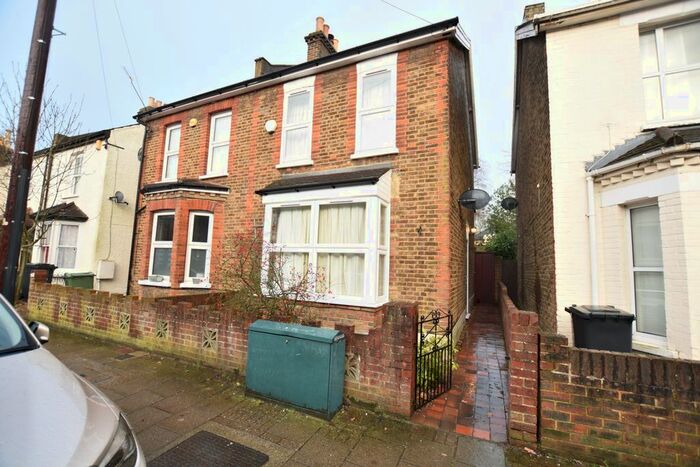 3 Bedroom Terraced House To Rent In Park End, Bromley, BR1