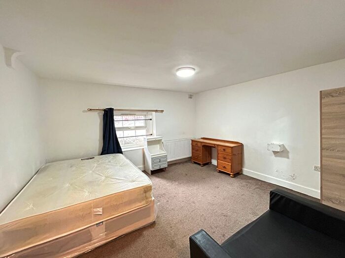 1 Bedroom Flat To Rent In Romford Road, London, E15