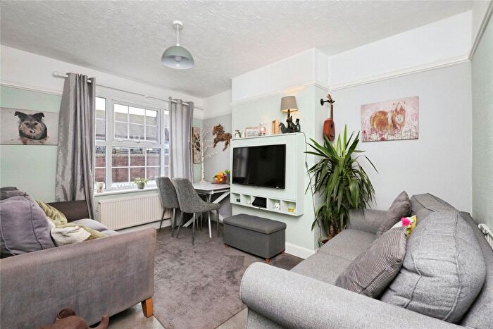1 Bedroom Flat For Sale In High Street, Uckfield, East Sussex, TN22
