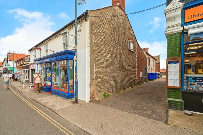 2 Bedroom Flat For Sale In High Street, Sheringham, NR26