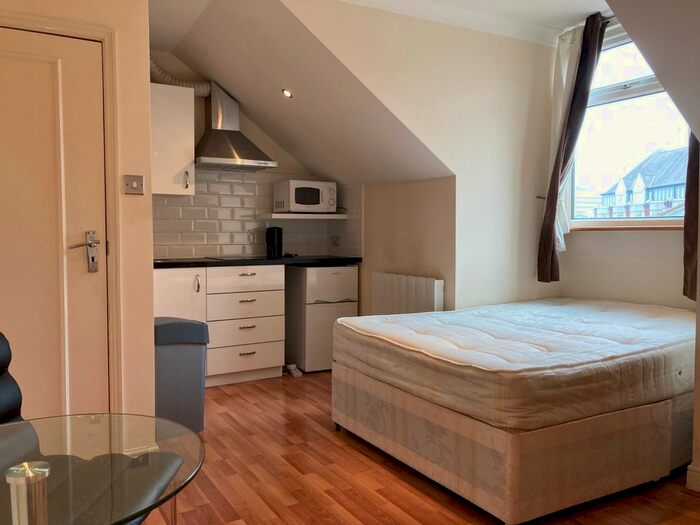 1 Bedroom Studio To Rent In Bond Street, Ealing, W5