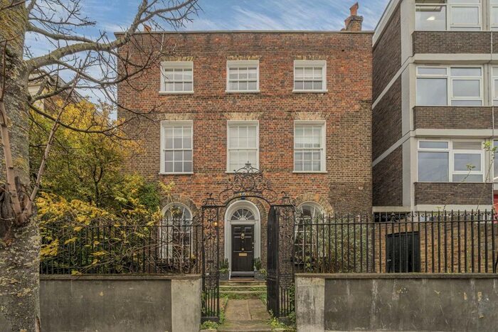 6 Bedroom Property To Rent In Old Town, London, SW4