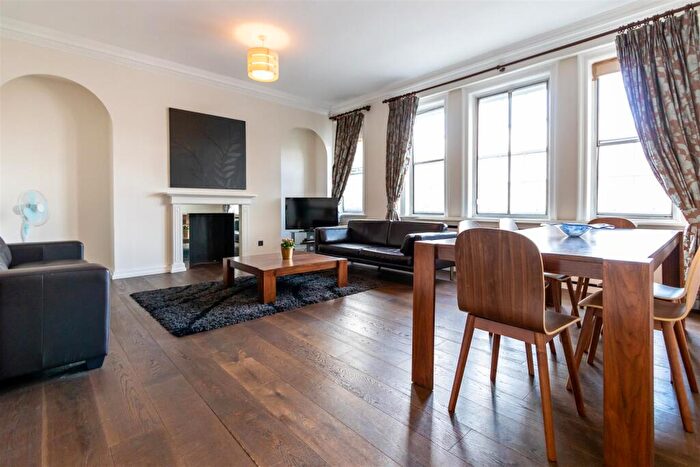 3 Bedroom Apartment To Rent In Hanover Gate Mansions, Regents Park, NW1