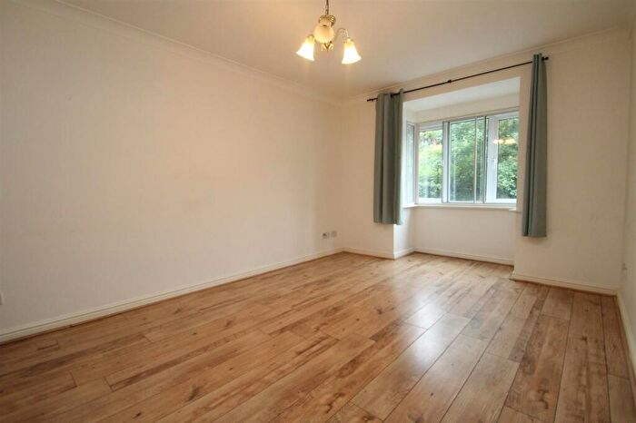 2 Bedroom Flat To Rent In London Road, Hemel Hempstead, HP3