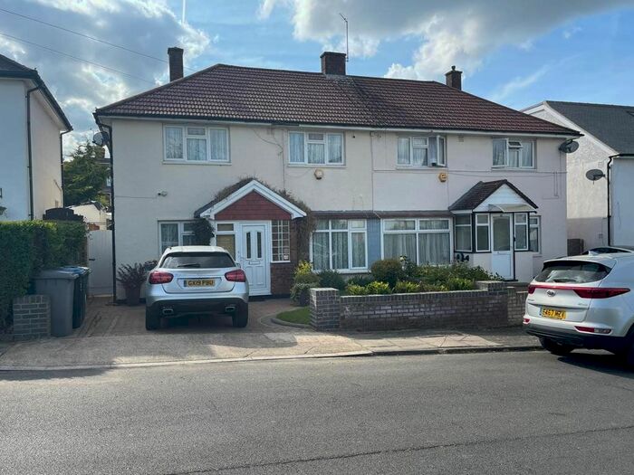 3 Bedroom Terraced House To Rent In Serviced Accommodation Kingsbury - Bush Grove, London, NW9