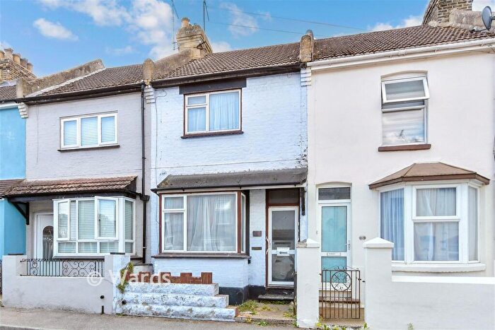 3 Bedroom Terraced House For Sale In Charter Street, Gillingham, Kent, ME7