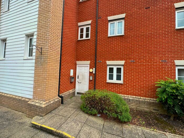 2 Bedroom Flat To Rent In Provan Court, Ipswich, IP3