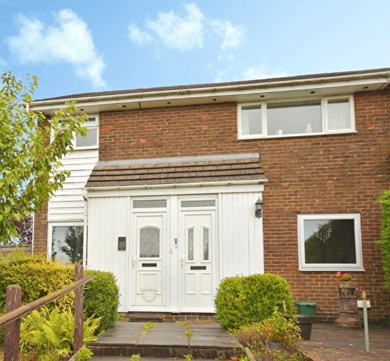 2 Bedroom Detached House For Sale In Berwick Road, Buxton, Derbyshire, SK17
