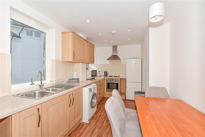 1 Bedroom Flat For Sale In Old Watling Street, Canterbury, Kent, CT1