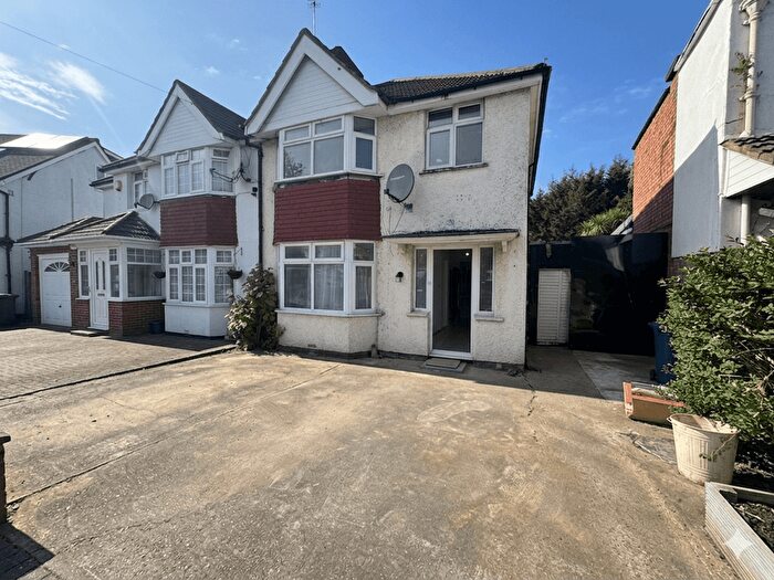 4 Bedroom Semi Detached House To Rent In Welbeck Road, Harrow, HA2
