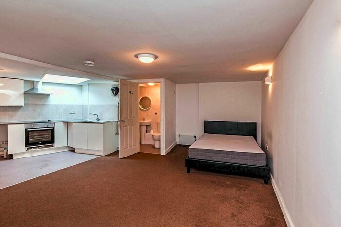 Studio To Rent In Queens Road, London, SE14