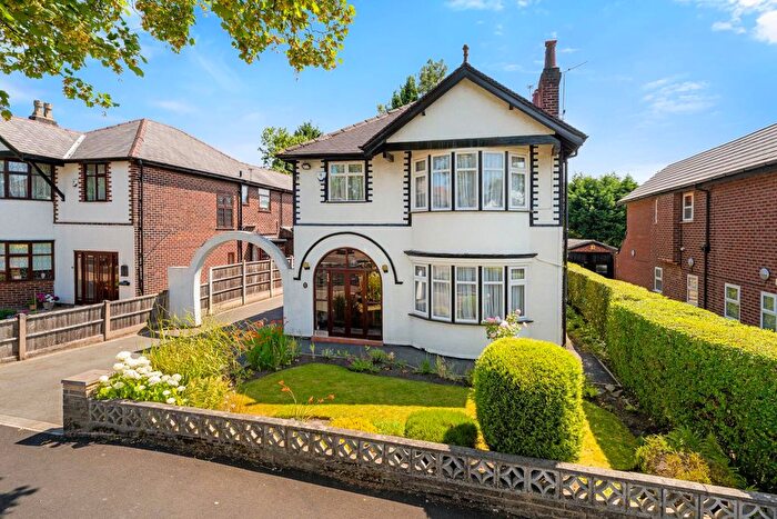 4 Bedroom Detached House For Sale In Danesway, Prestwich, M25