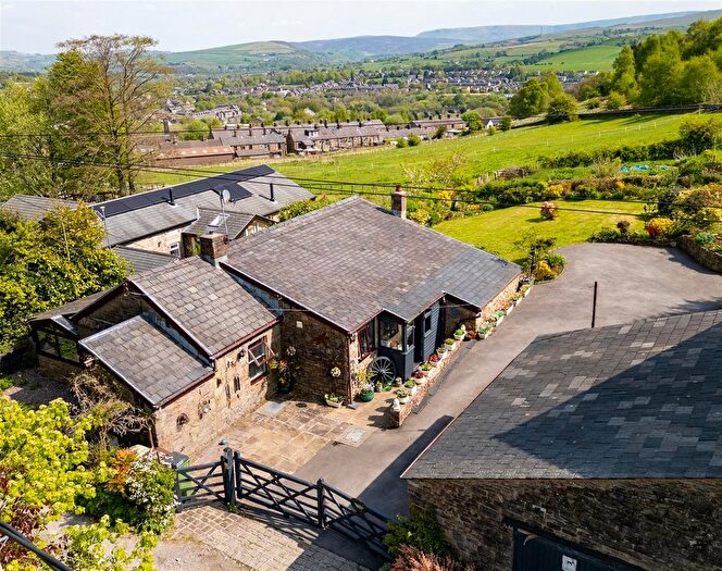 3 Bedroom Detached House For Sale In Redmoor Lane, New Mills, High Peak, SK22