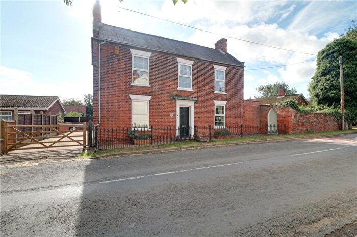 4 Bedroom Detached House For Sale In High Street, Burringham, Scunthorpe, Lincolnshire, DN17