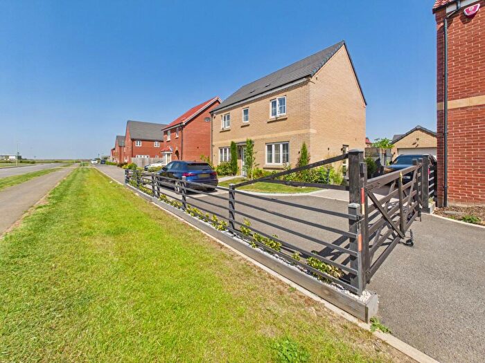 4 Bedroom Detached House For Sale In Plough Court, Crowland, PE6