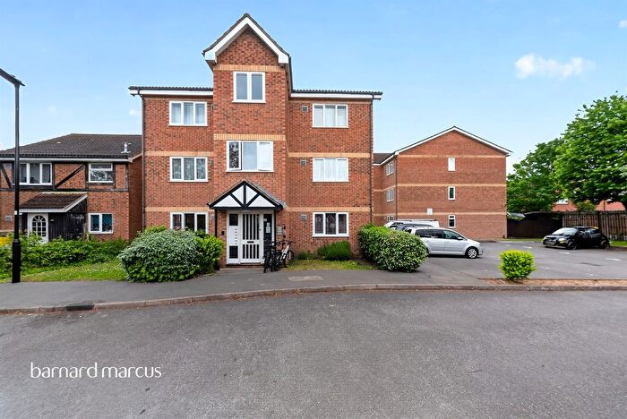 1 Bedroom Flat For Sale In Beaulieu Close, Hounslow, TW4
