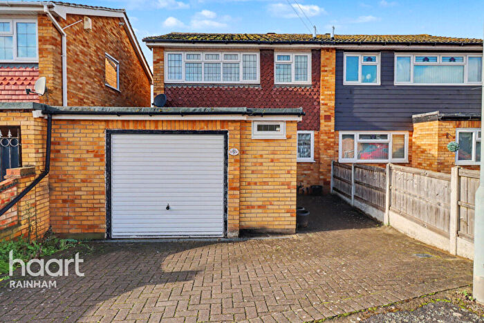 3 Bedroom Semi Detached House For Sale In Venette Close, Rainham, RM13