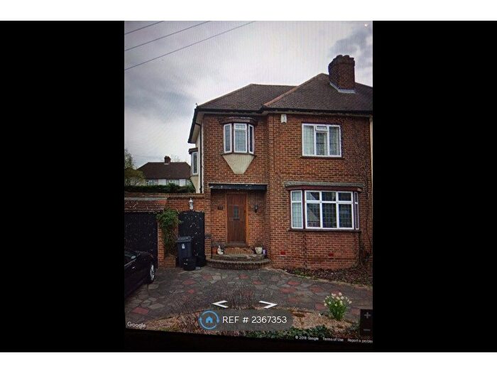 3 Bedroom Semi-Detached House To Rent In Kechill Gardens, Bromley, BR2