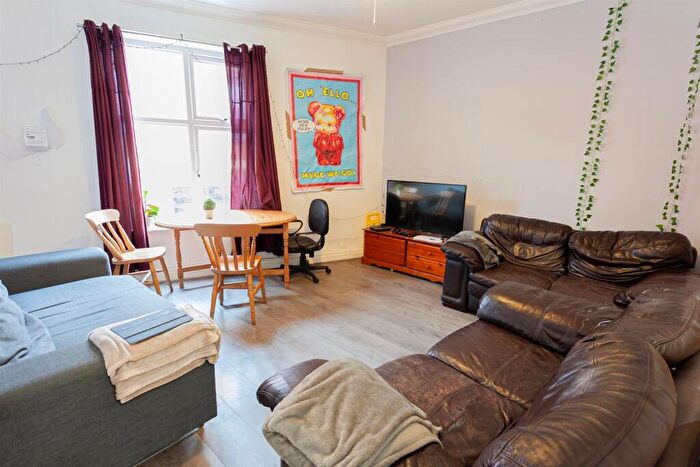 5 Bedroom Apartment To Rent In £ Pppw, Wilmslow Road, Fallowfield, M14