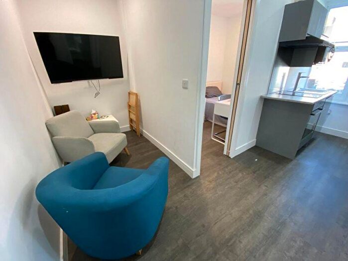 2 Bedroom Flat To Rent In Flat A Ecclesall Road, S11